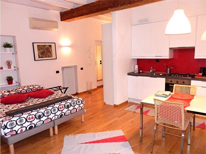 Appartamento monolocale in affitto in Centro Storico, Como