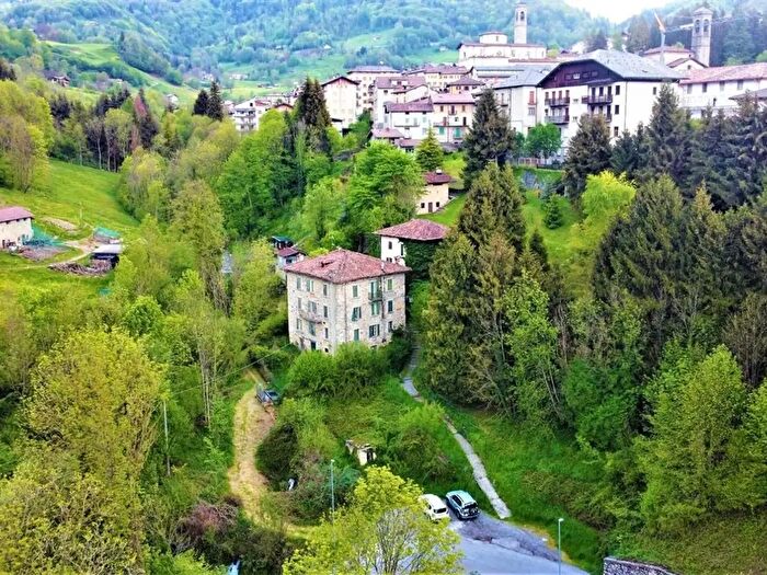 Casa in vendita in Serina