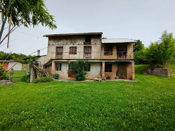 Casa quadrilocale in vendita in Via Battaglia Fagagna, Fagagna