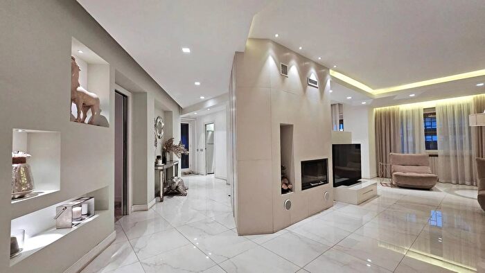 Appartamento con 5 locali in vendita in Via Elio Vittorini Roma, Roma