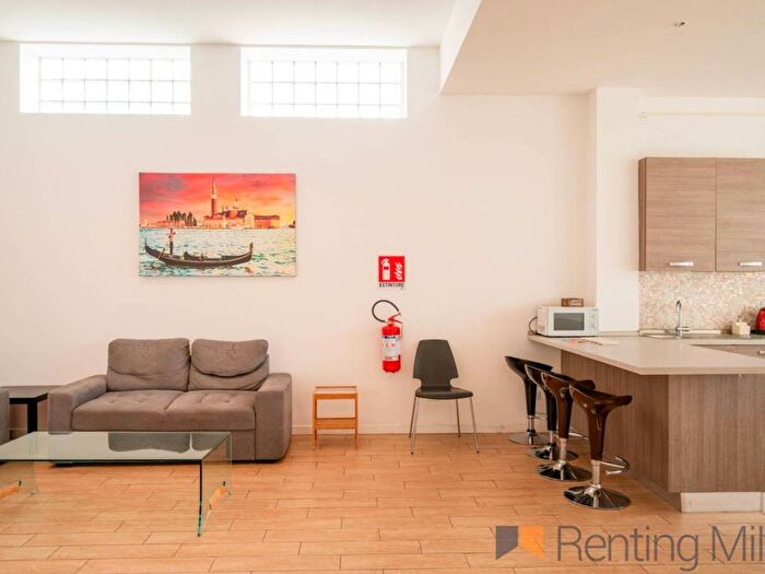 Appartamento con 6 locali in affitto in Viale Ortles, Corvetto, Milano