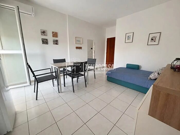 Appartamento trilocale in vendita in Via del Vascello, Comacchio