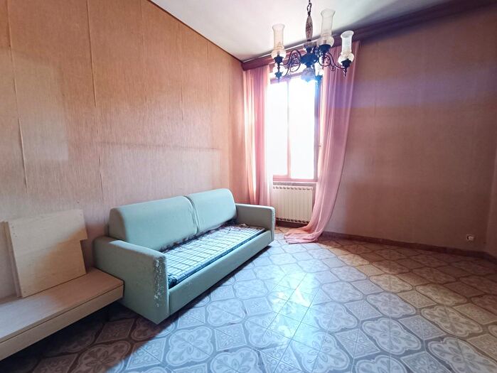 Appartamento con 5 locali in vendita in Massa