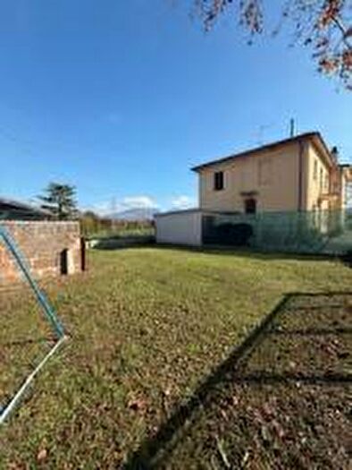 Casa quadrilocale in affitto in Via dei Fiumi, Sanmagno Sterpete Corvia, Foligno