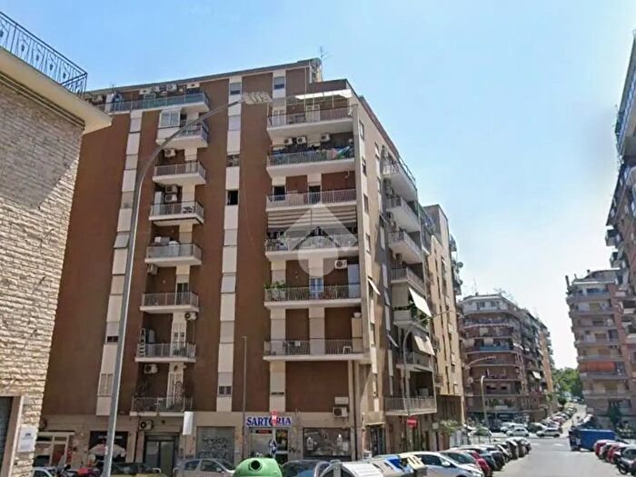 Appartamento monolocale in affitto in Via Eugenio Checchi, Roma