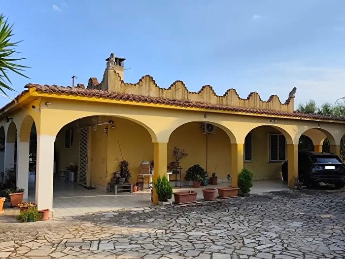 Casa quadrilocale in vendita in Via Pendinelli, Torricella