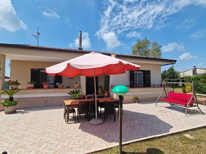 Casa quadrilocale in vendita in Via Bonifica, Grazzanise
