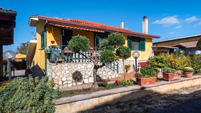 Casa con 6 locali in vendita in Via Tende, Palestrina