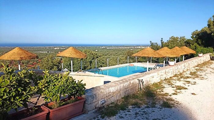 Casa con 6 locali in vendita in Monopoli