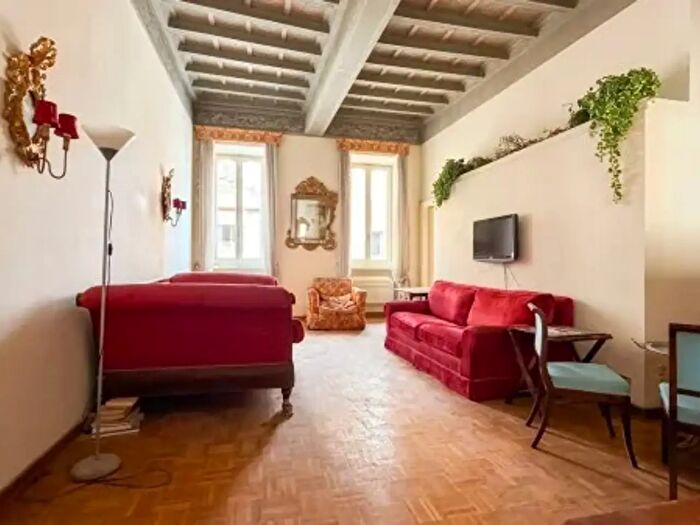 Appartamento trilocale in vendita in Via del Corso, Roma