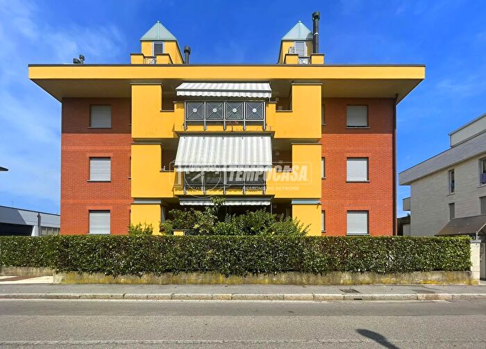 Appartamento trilocale in vendita in Via G Leopardi, Cesano Maderno