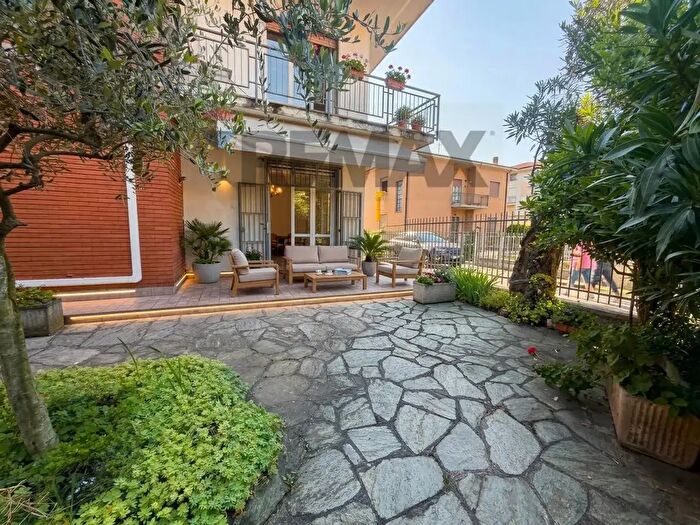 Appartamento trilocale in vendita in Via Elisa Vismara, Casatenovo