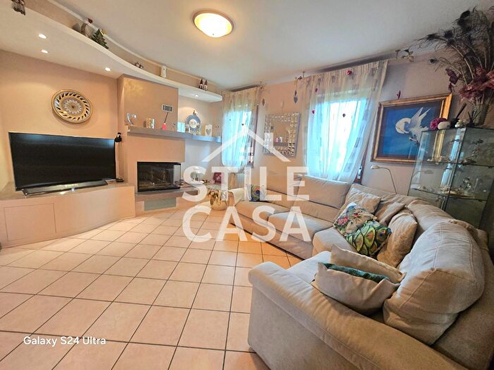 Appartamento con 7 locali in vendita in Spianate Lu, Altopascio