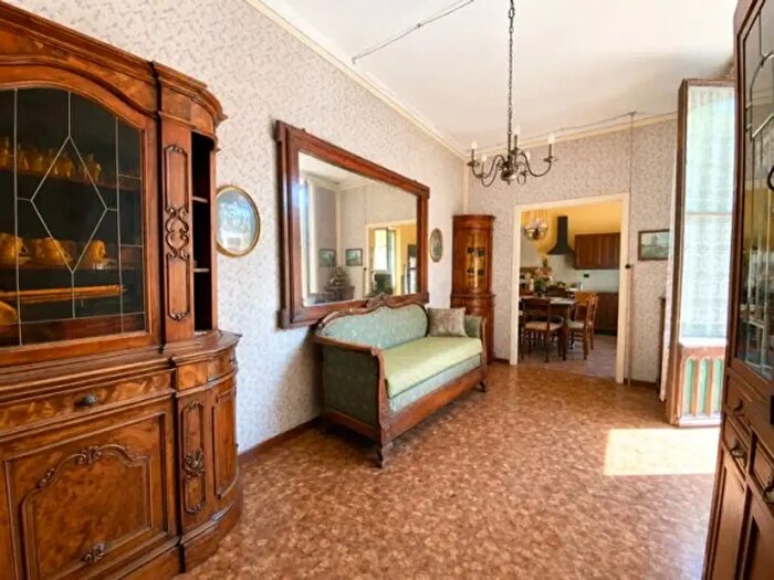 Casa con 5 locali in vendita in Corso Langhe a, Alba
