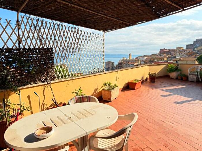 Appartamento quadrilocale in vendita in Via Martiri dUngheria, Monte Argentario