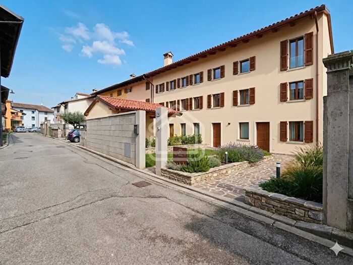 Casa con 7 locali in vendita in Via Canale Secondo, Codroipo