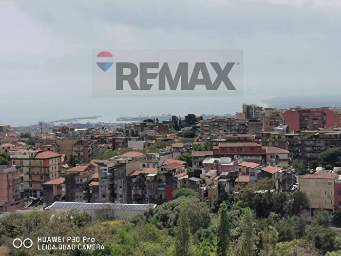 Appartamento con 7 locali in vendita in Via Luigi Einaudi, Sant'Agata Li Battiati