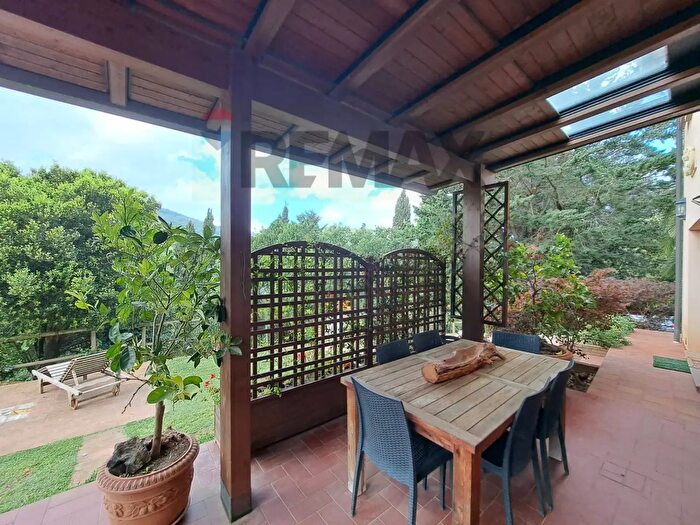 Casa con 5 locali in vendita in Castagneto Carducci