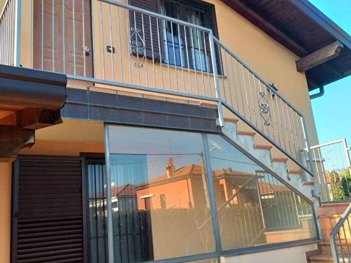 Casa trilocale in affitto in Via Monte Santo, Cedrate, Gallarate