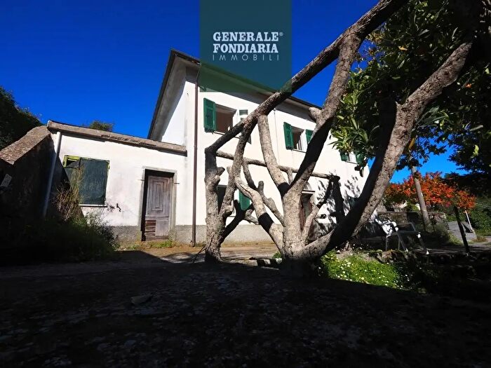 Casa con 6 locali in vendita in Sesta Godano