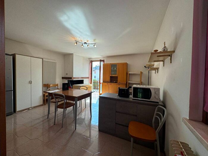 Appartamento trilocale in affitto in Via Thiene, Gionghi Cappella, Lavarone
