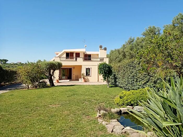 Casa con 7 locali in vendita in Via Giuseppe De Martini, Sassari