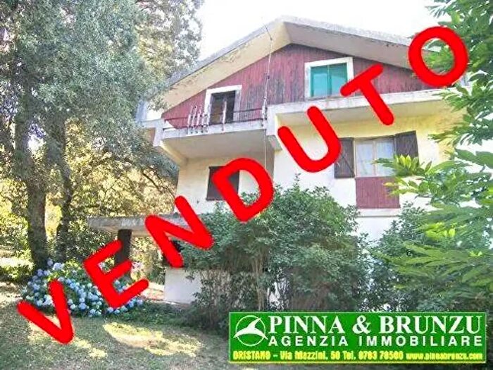 Casa con 10 locali in vendita in Santu Lussurgiu