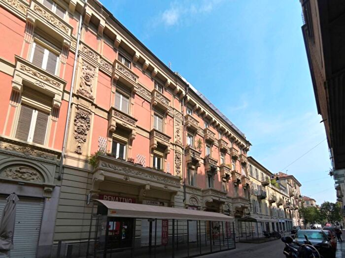 Appartamento con 5 locali in vendita in Via Saluzzo, San Salvario Baretti, Torino