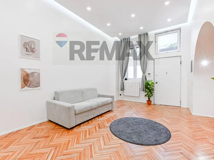 Appartamento trilocale in vendita in Via Bartolomeo Sestini, Milano