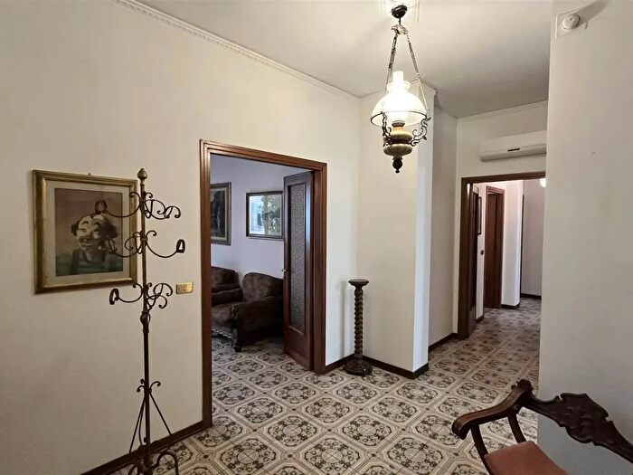 Appartamento con 5 locali in vendita in Prato