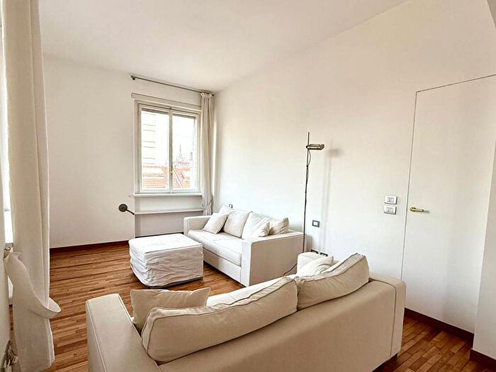 Appartamento bilocale in affitto in Via Meravigli, Duomo, Milano