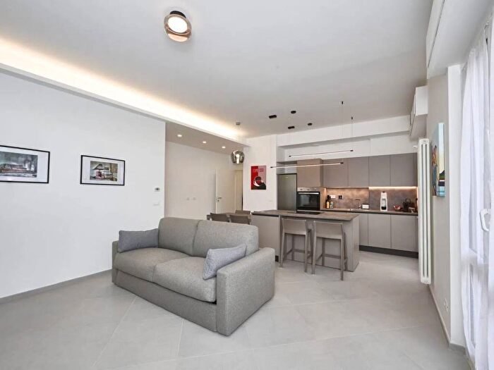 Appartamento trilocale in affitto in Via Ferraria, Centro, Albisola Superiore