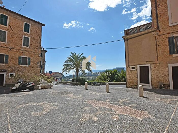 Appartamento trilocale in vendita in Piazza Dante Alighieri, Bordighera
