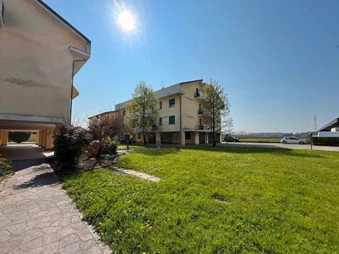 Appartamento con 5 locali in vendita in Via Bolzani c, Masera Di Padova