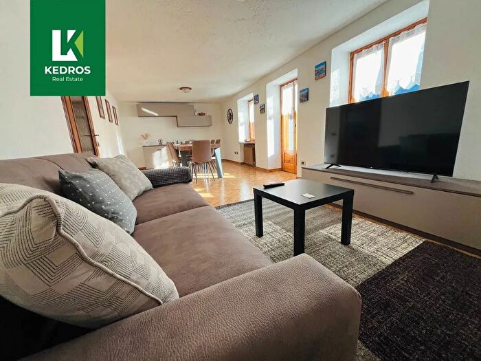 Appartamento trilocale in affitto in Fraz Chaez Beneyton, La Salle