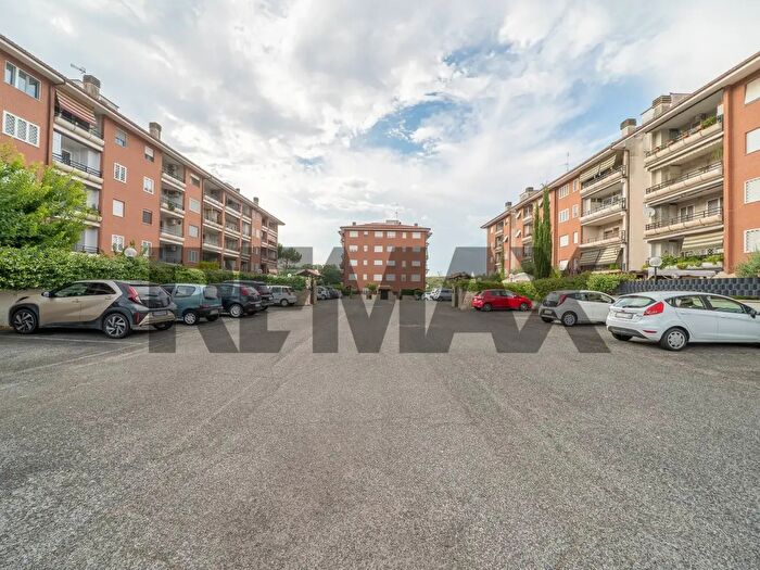 Appartamento quadrilocale in vendita in Roma