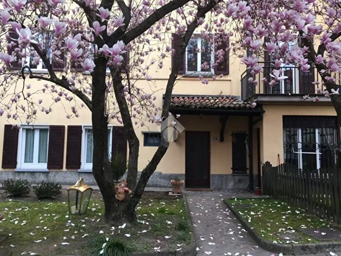 Appartamento bilocale in vendita in Via Cardina, Como