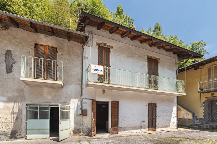 Casa con 5 locali in vendita in Frazione Airale, Valloriate