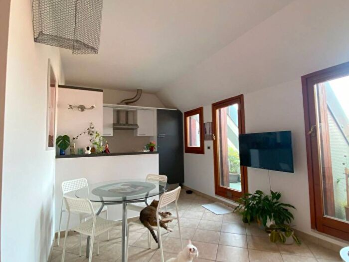 Casa trilocale in affitto in Via Cristoforo Colombo, Centro Storico, Biella