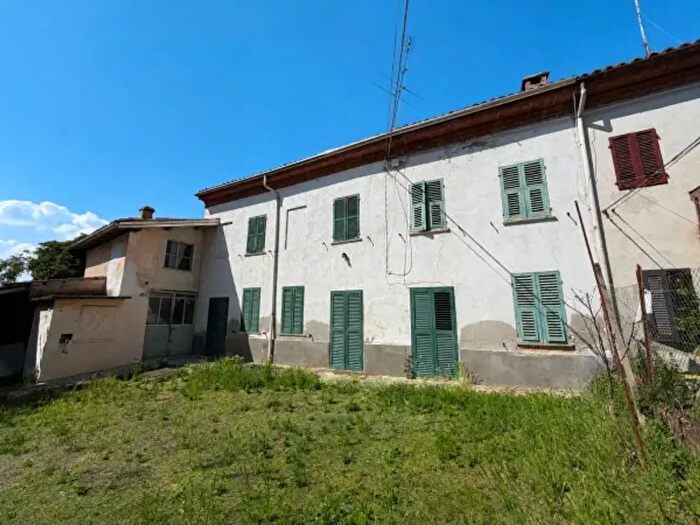 Casa con 6 locali in vendita in Via Edmondo De Amicis, Pietra Marazzi
