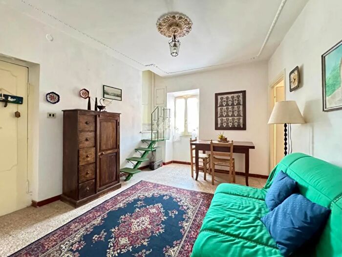 Appartamento bilocale in vendita in Via Corsica, Caprarola