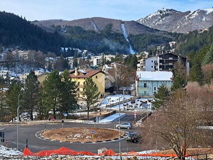 Appartamento trilocale in vendita in Via Moliere, Roccaraso