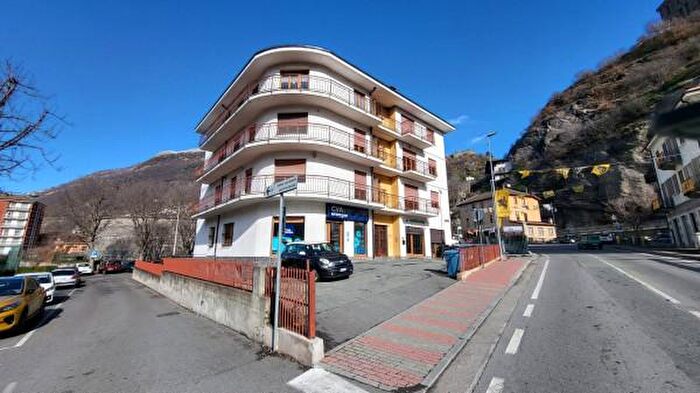 Appartamento trilocale in vendita in Via della Resistenza, Pont Saint Martin