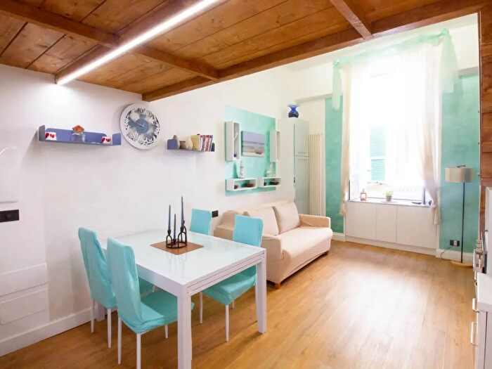 Appartamento bilocale in vendita in Via Torlaro, Albenga