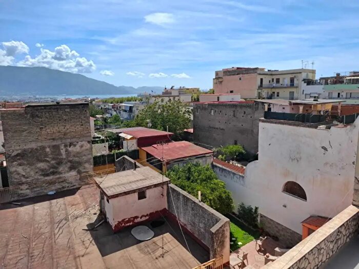 Appartamento con 5 locali in vendita in Boscotrecase