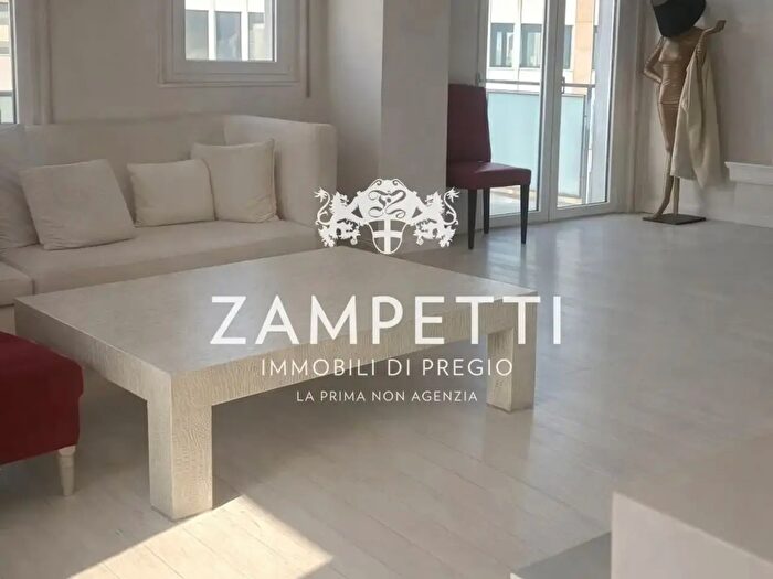 Appartamento trilocale in vendita in Via Nino Bonnet, Milano