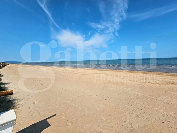 Casa trilocale in vendita in Via delle Dalie Snc, Rodi Garganico