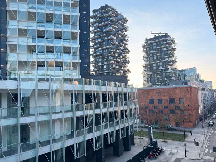 Appartamento bilocale in affitto in Via Federico Confalonieri, Isola, Milano