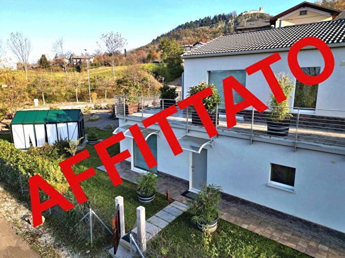 Appartamento con 6 locali in affitto in Via Stadio, Centro, Sestola