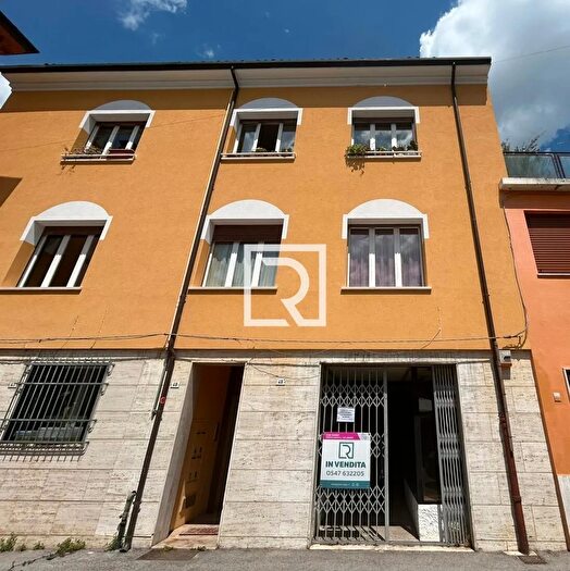 Appartamento con 5 locali in vendita in Montalti Cesena, Cesena